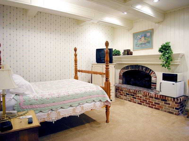 Best Western Grandma'S Feather Bed Mendenhaven Bilik gambar