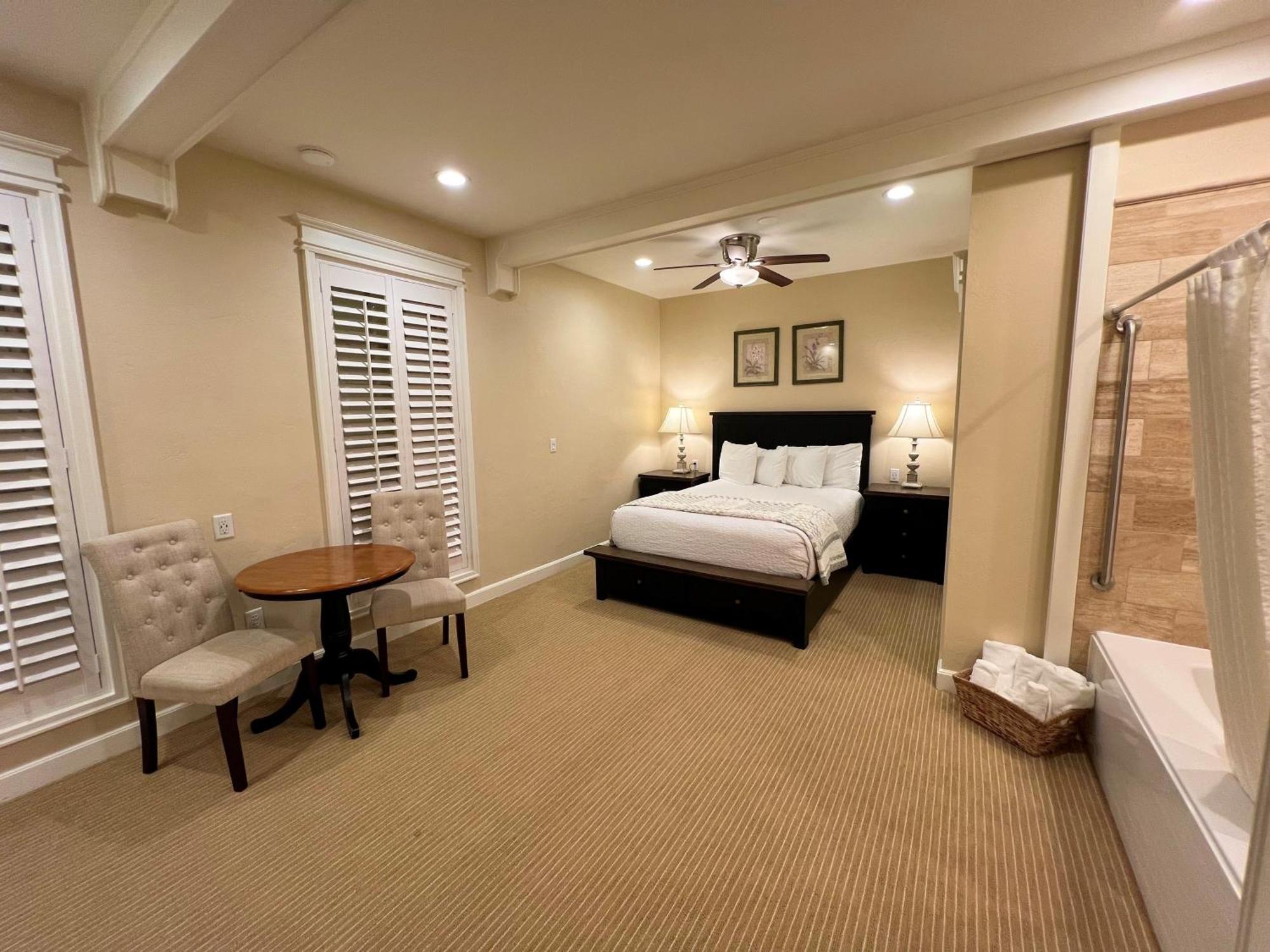 Best Western Grandma'S Feather Bed Mendenhaven Luaran gambar