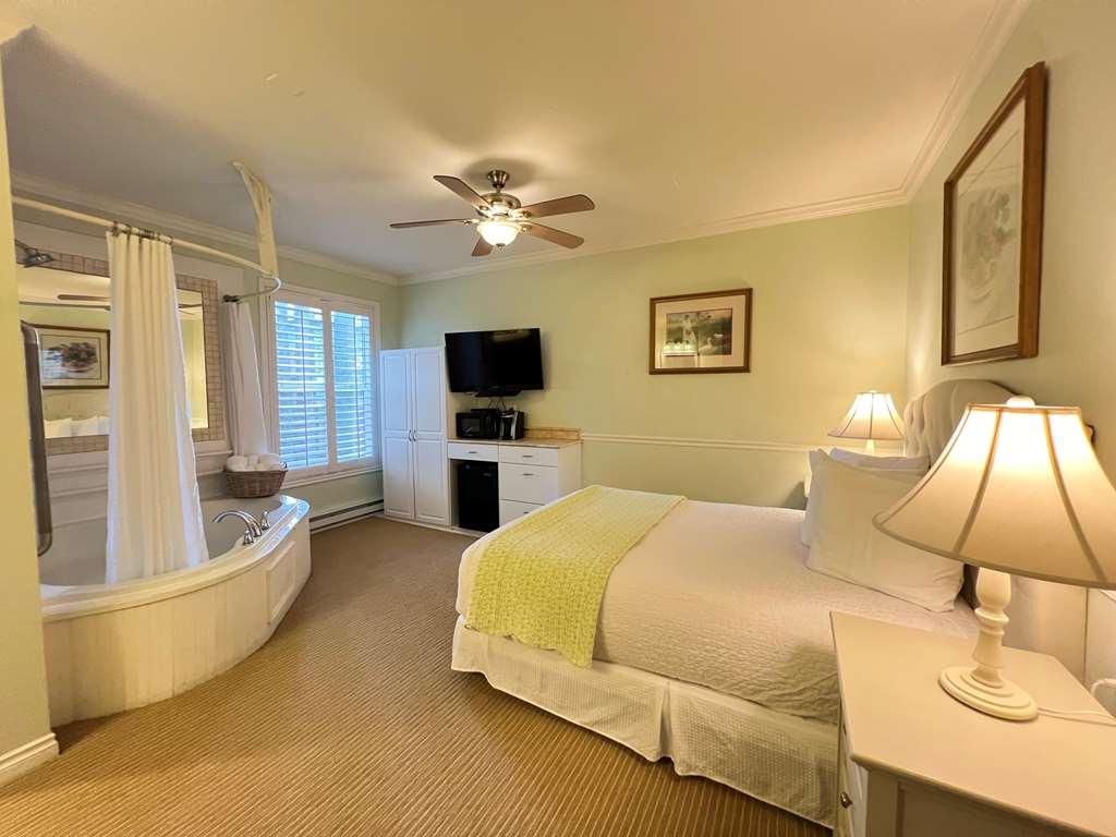 Best Western Grandma'S Feather Bed Mendenhaven Bilik gambar
